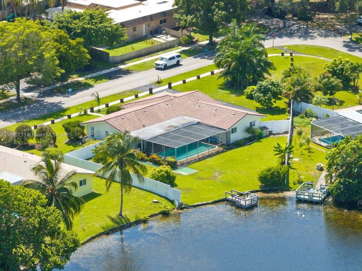 Small Image of 6581 SOUTH WEST 20TH CT, Plantation Number 2