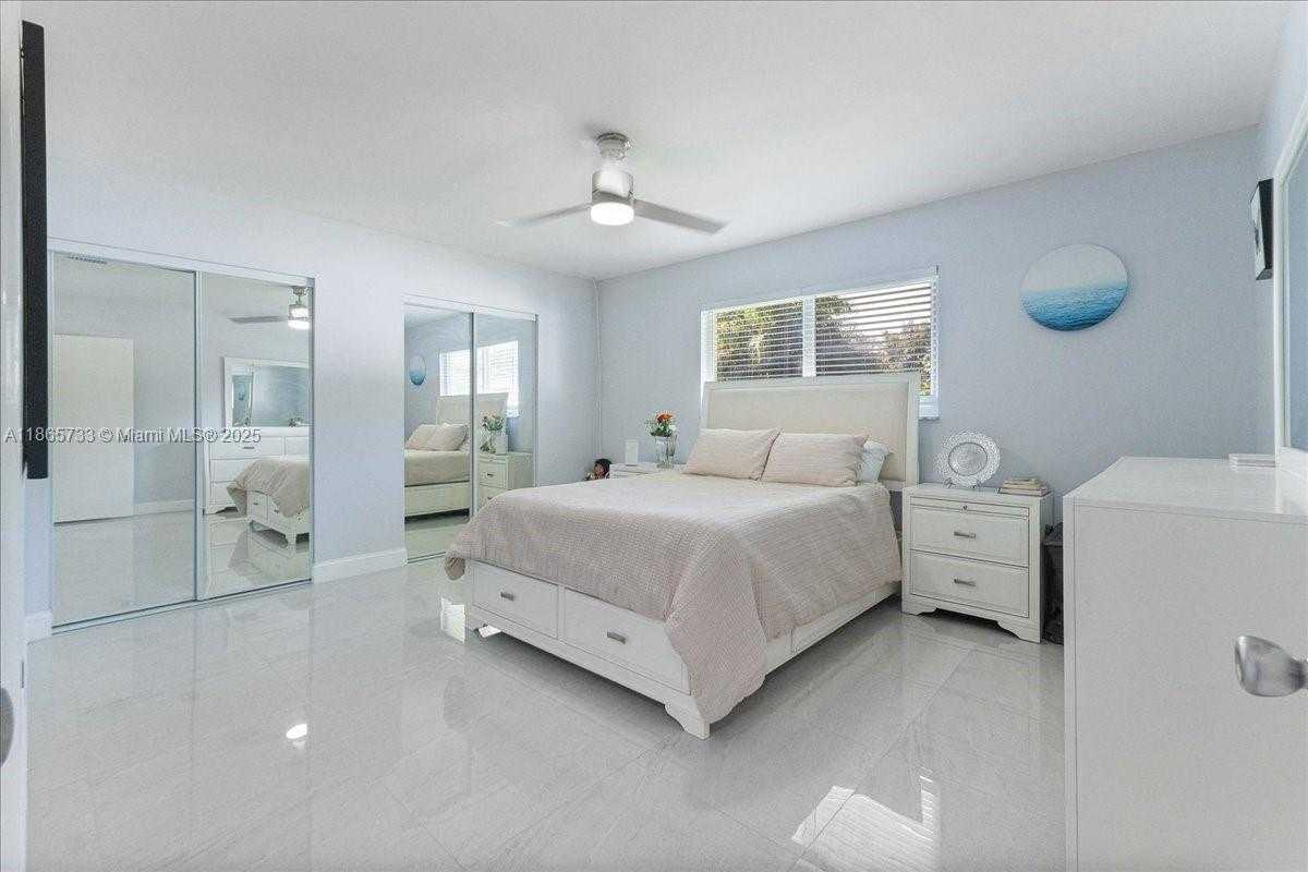 Small Image of 6581 SOUTH WEST 20TH CT, Plantation Number 22