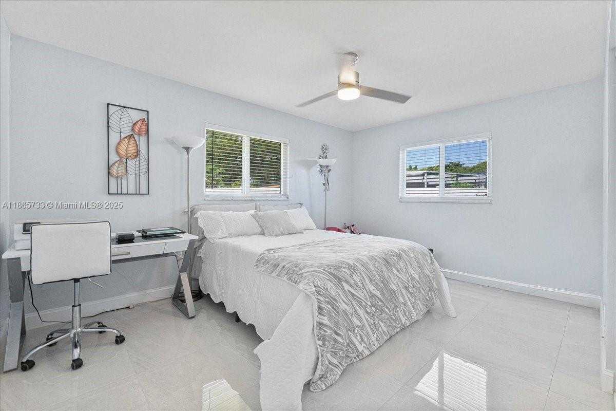 Small Image of 6581 SOUTH WEST 20TH CT, Plantation Number 25