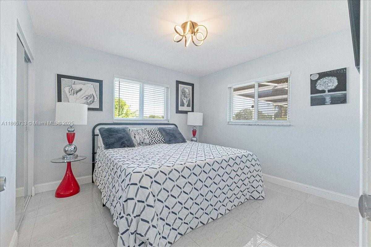 Small Image of 6581 SOUTH WEST 20TH CT, Plantation Number 26