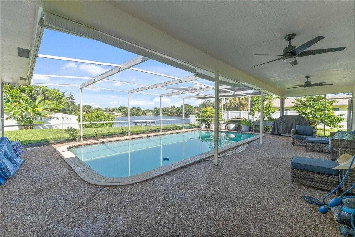 Small Image of 6581 SOUTH WEST 20TH CT, Plantation Number 28