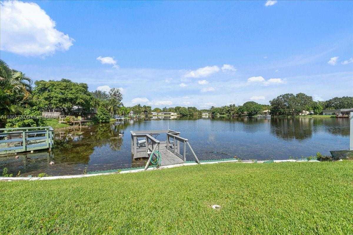 Small Image of 6581 SOUTH WEST 20TH CT, Plantation Number 32