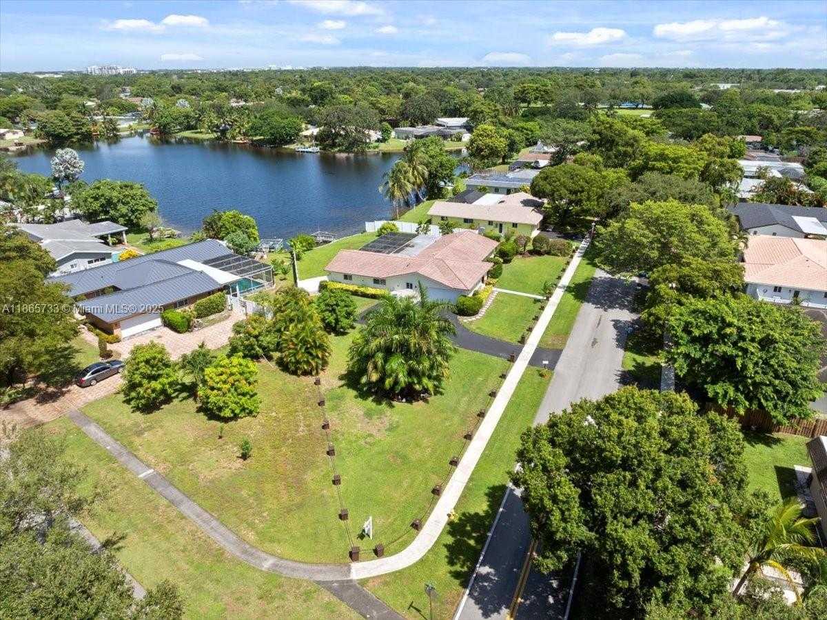 Small Image of 6581 SOUTH WEST 20TH CT, Plantation Number 44
