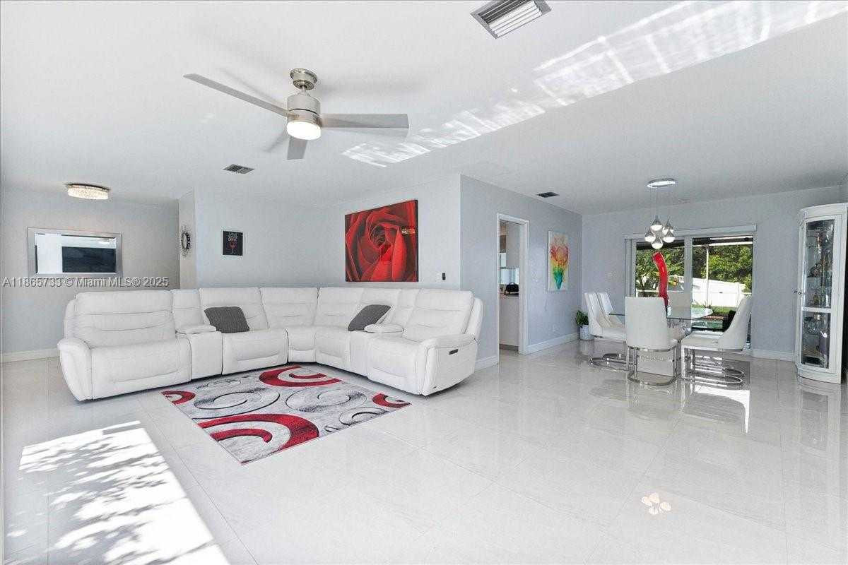 Small Image of 6581 SOUTH WEST 20TH CT, Plantation Number 6