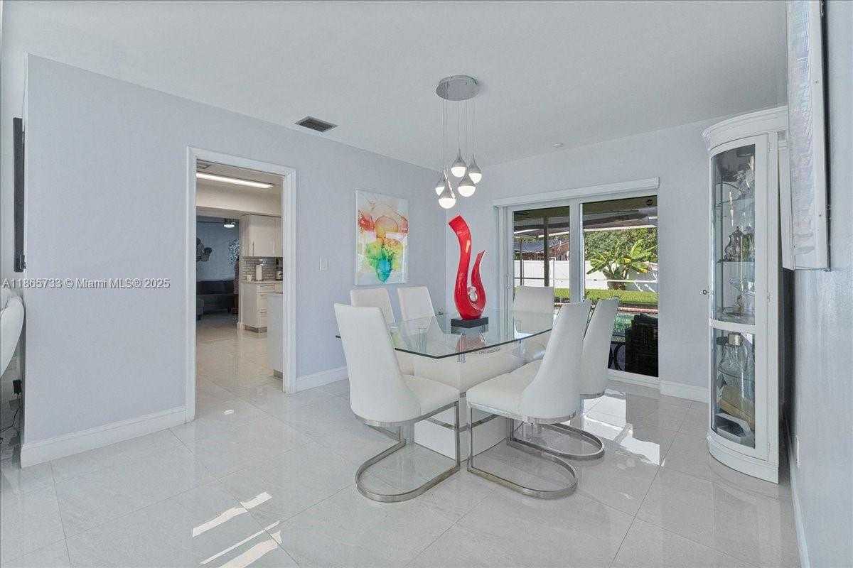 Small Image of 6581 SOUTH WEST 20TH CT, Plantation Number 9