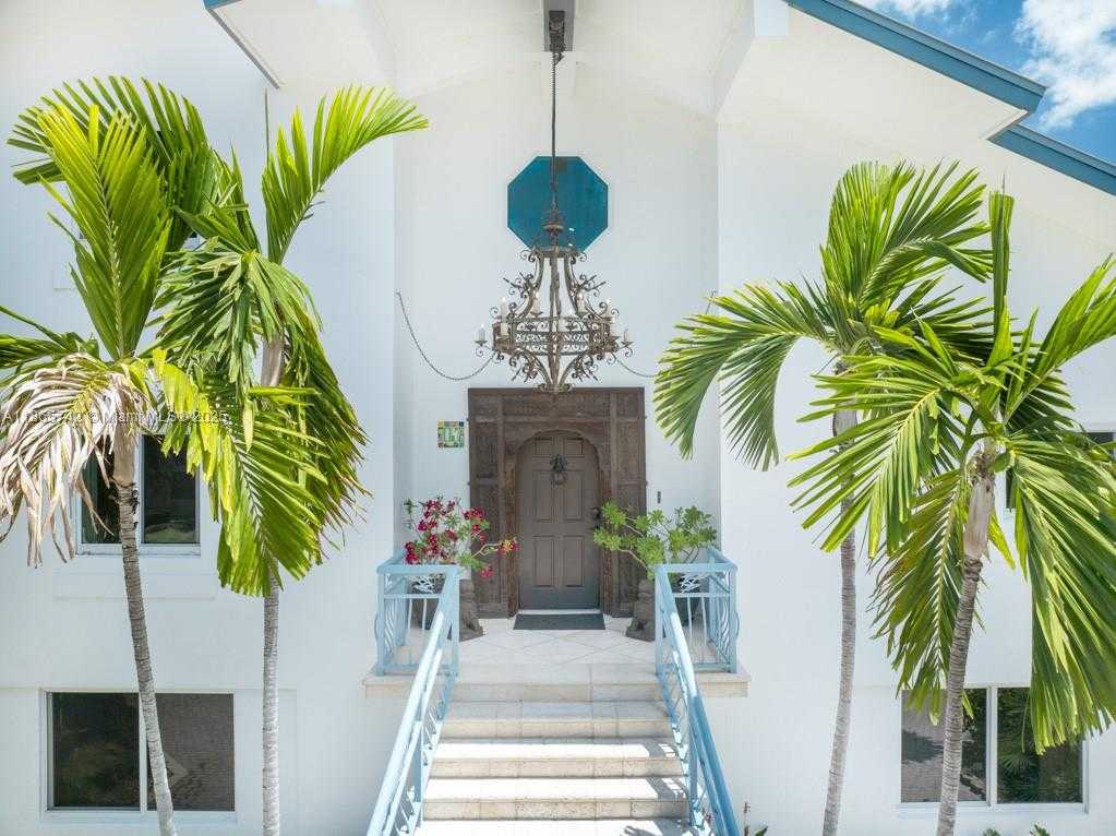 Small Image of 14 AVENUE F, Marathon Number 41