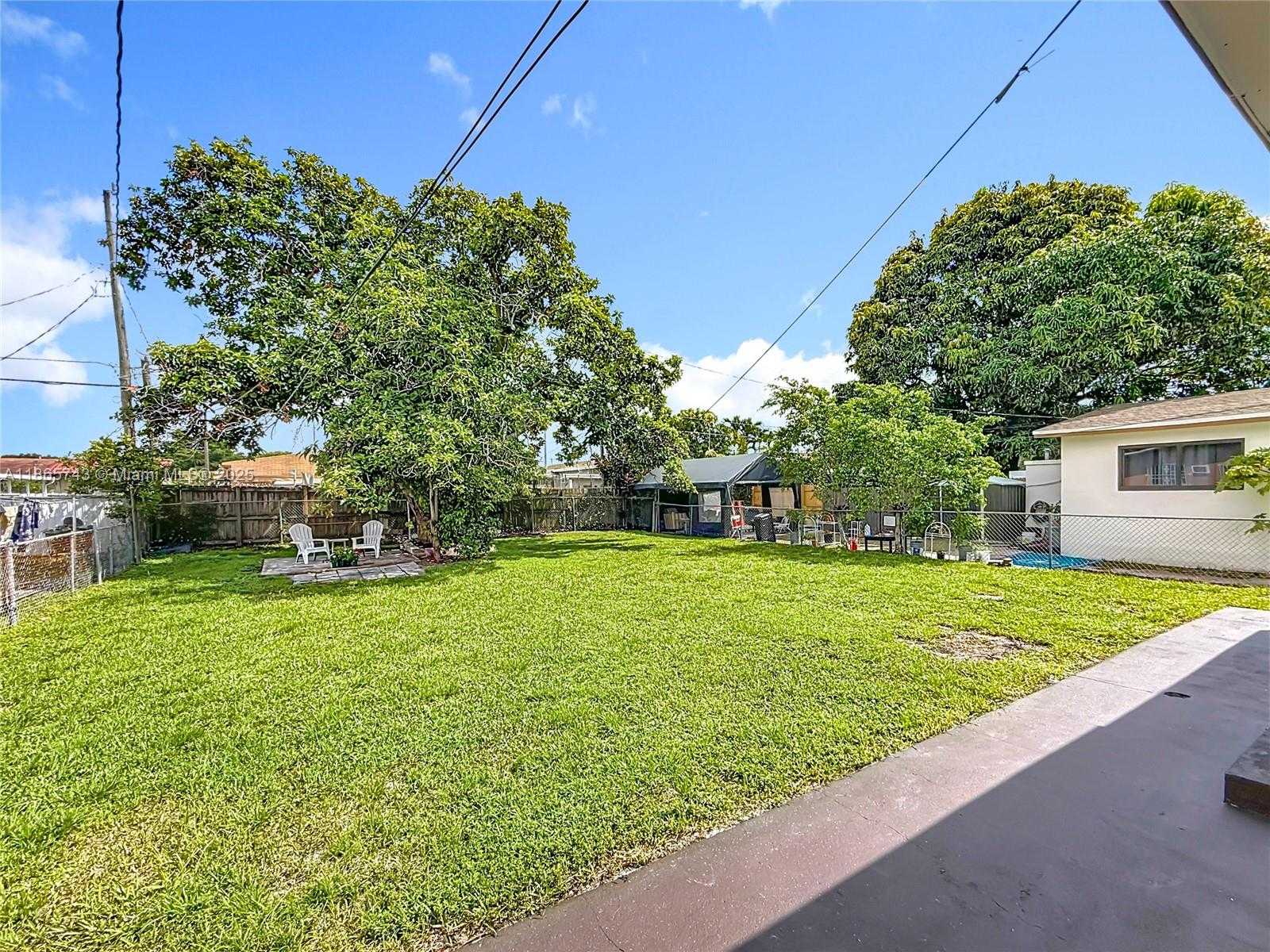 Small Image of 675 WEST 30TH ST, Hialeah Number 14