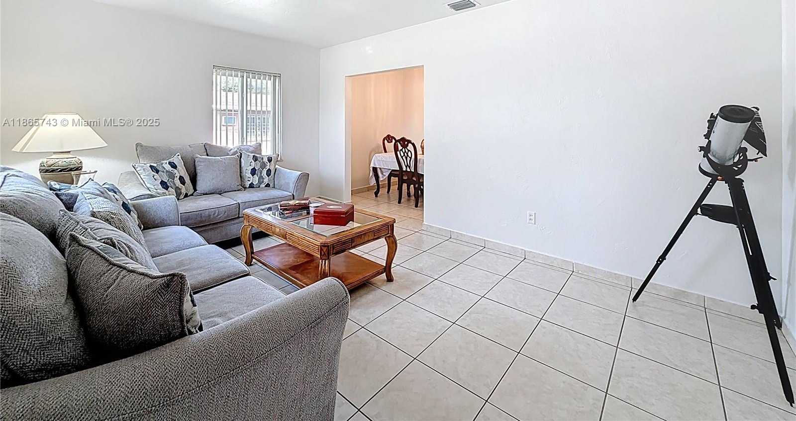 Small Image of 675 WEST 30TH ST, Hialeah Number 3