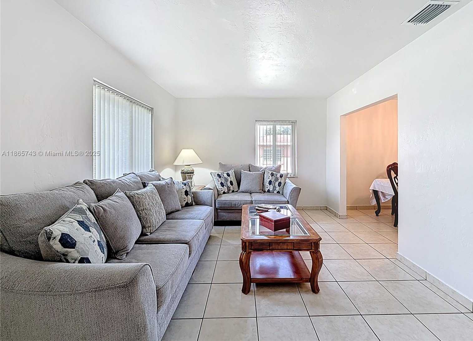 Small Image of 675 WEST 30TH ST, Hialeah Number 4
