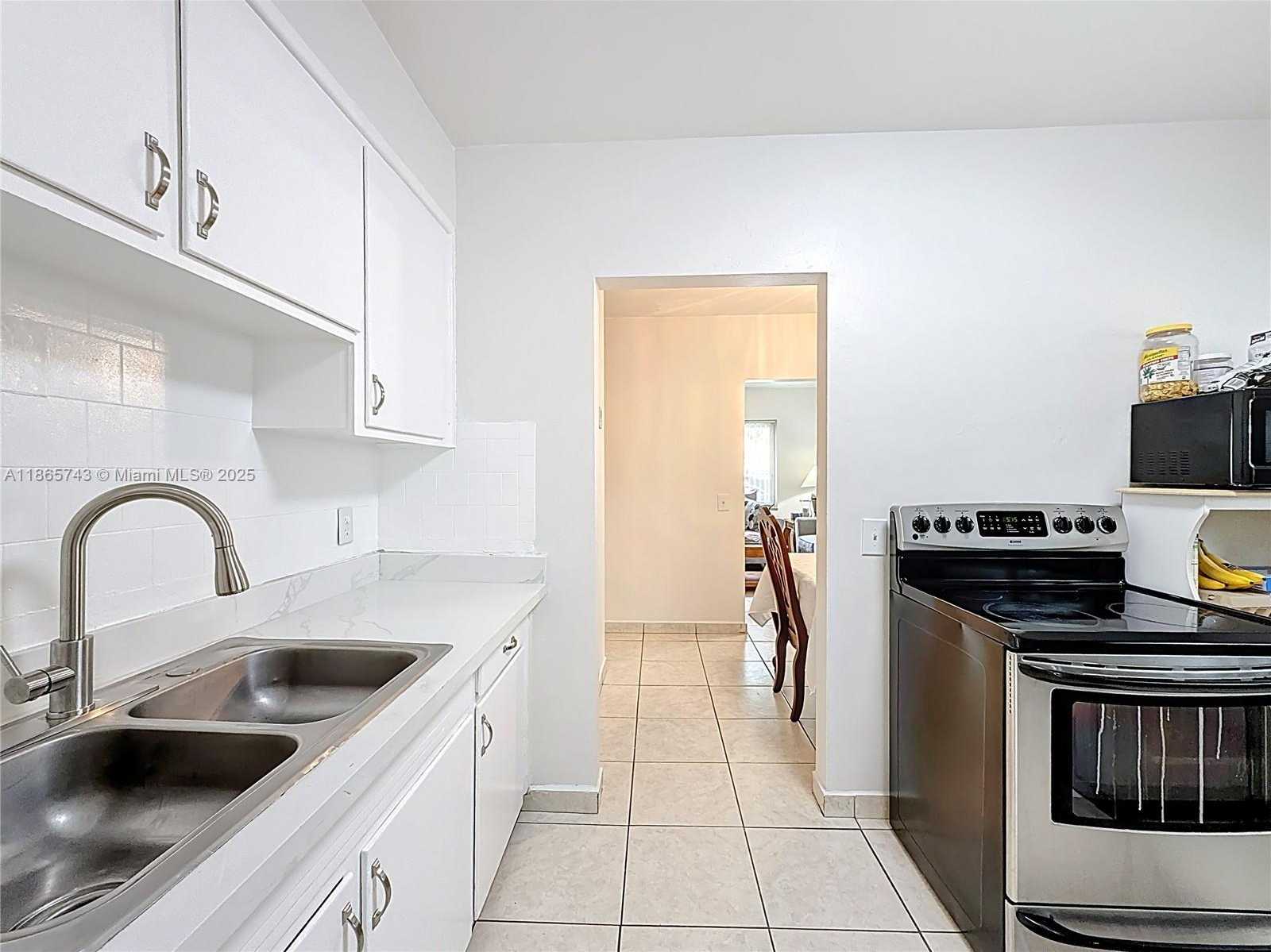 Small Image of 675 WEST 30TH ST, Hialeah Number 6
