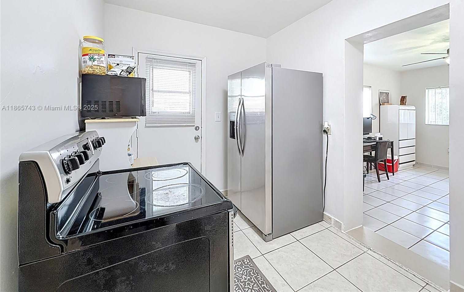 Small Image of 675 WEST 30TH ST, Hialeah Number 7
