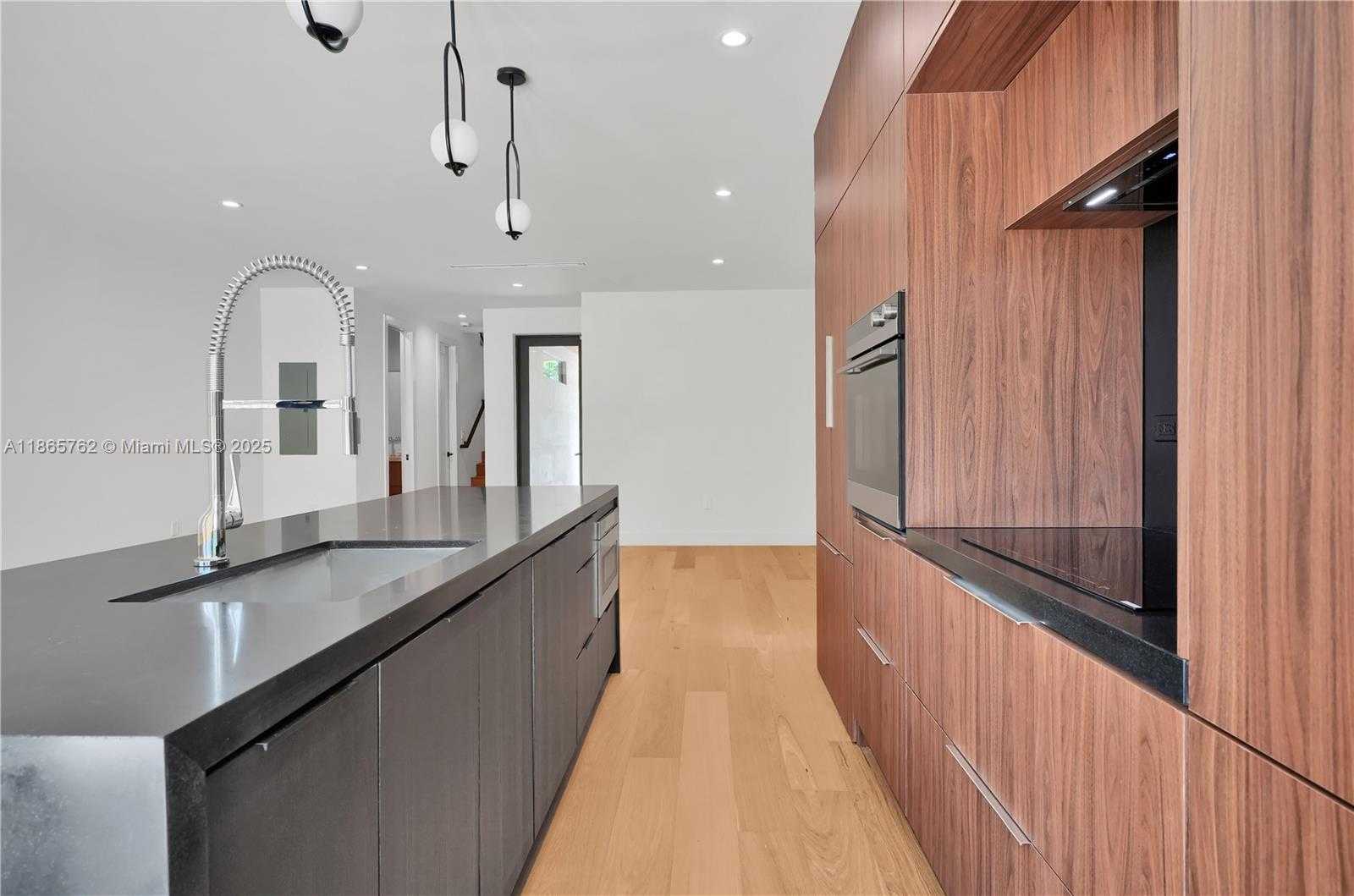 Small Image of 223 NORTH WEST 51ST ST, Miami Number 10