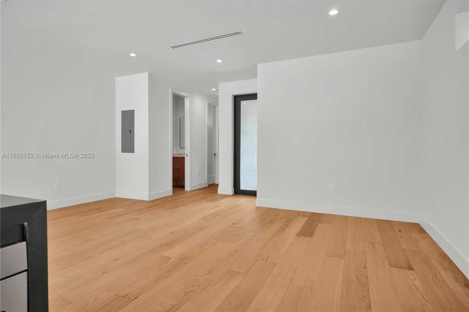 Small Image of 223 NORTH WEST 51ST ST, Miami Number 11