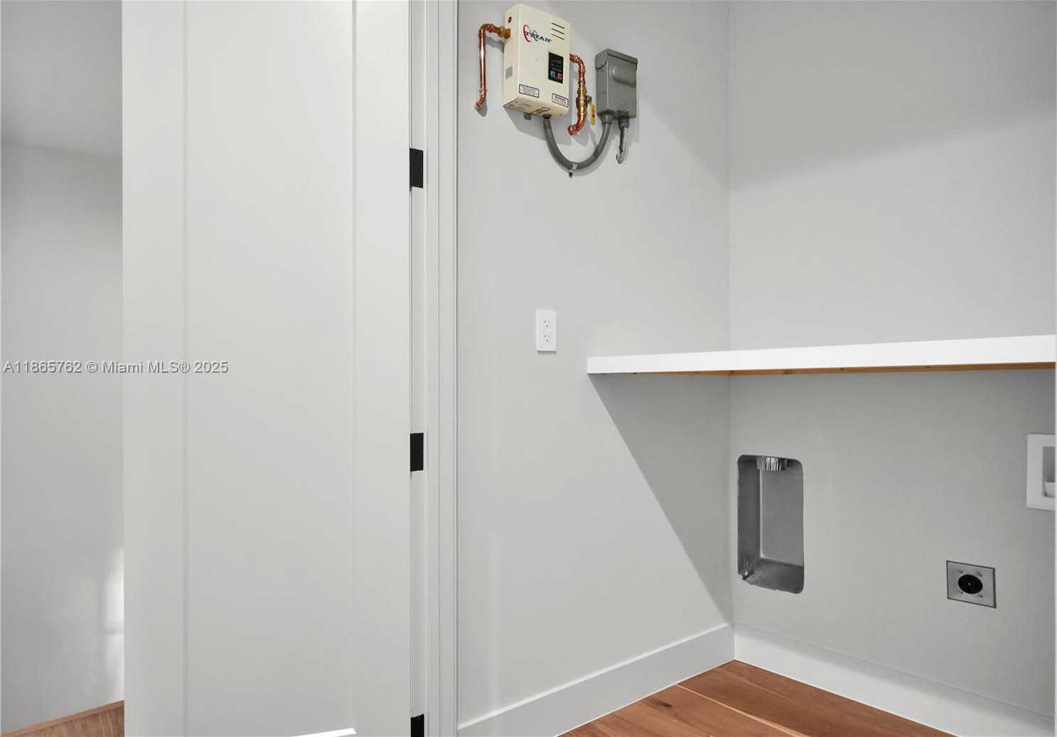 Small Image of 223 NORTH WEST 51ST ST, Miami Number 17