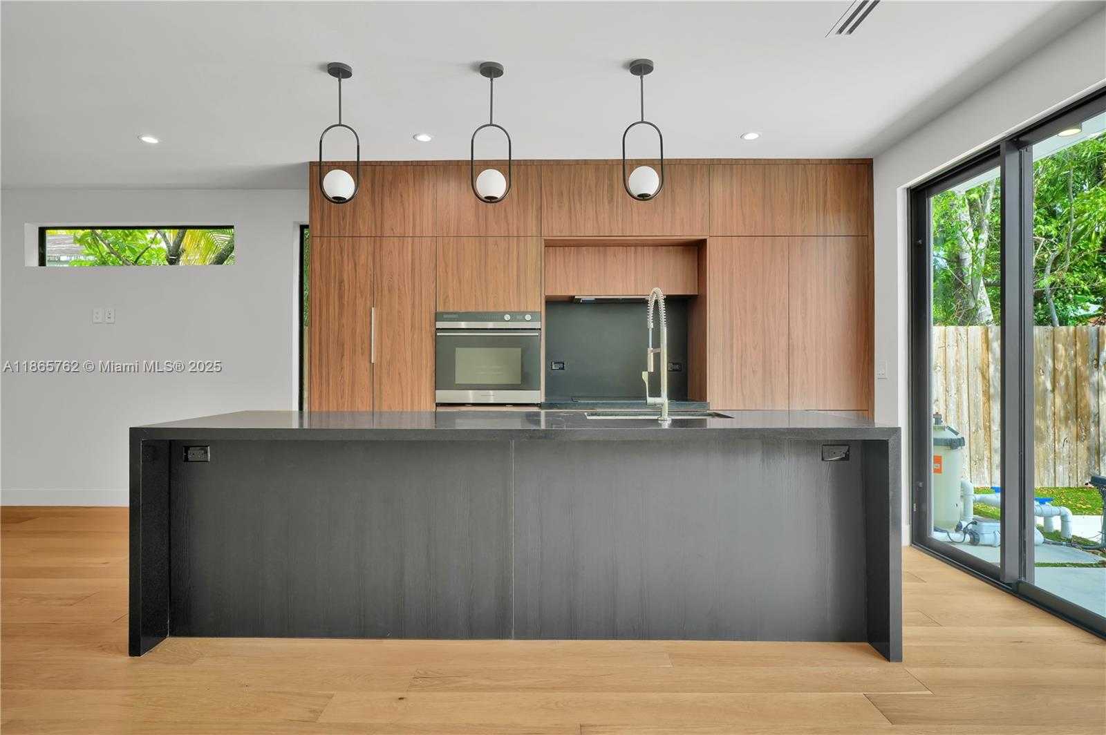 Small Image of 223 NORTH WEST 51ST ST, Miami Number 6