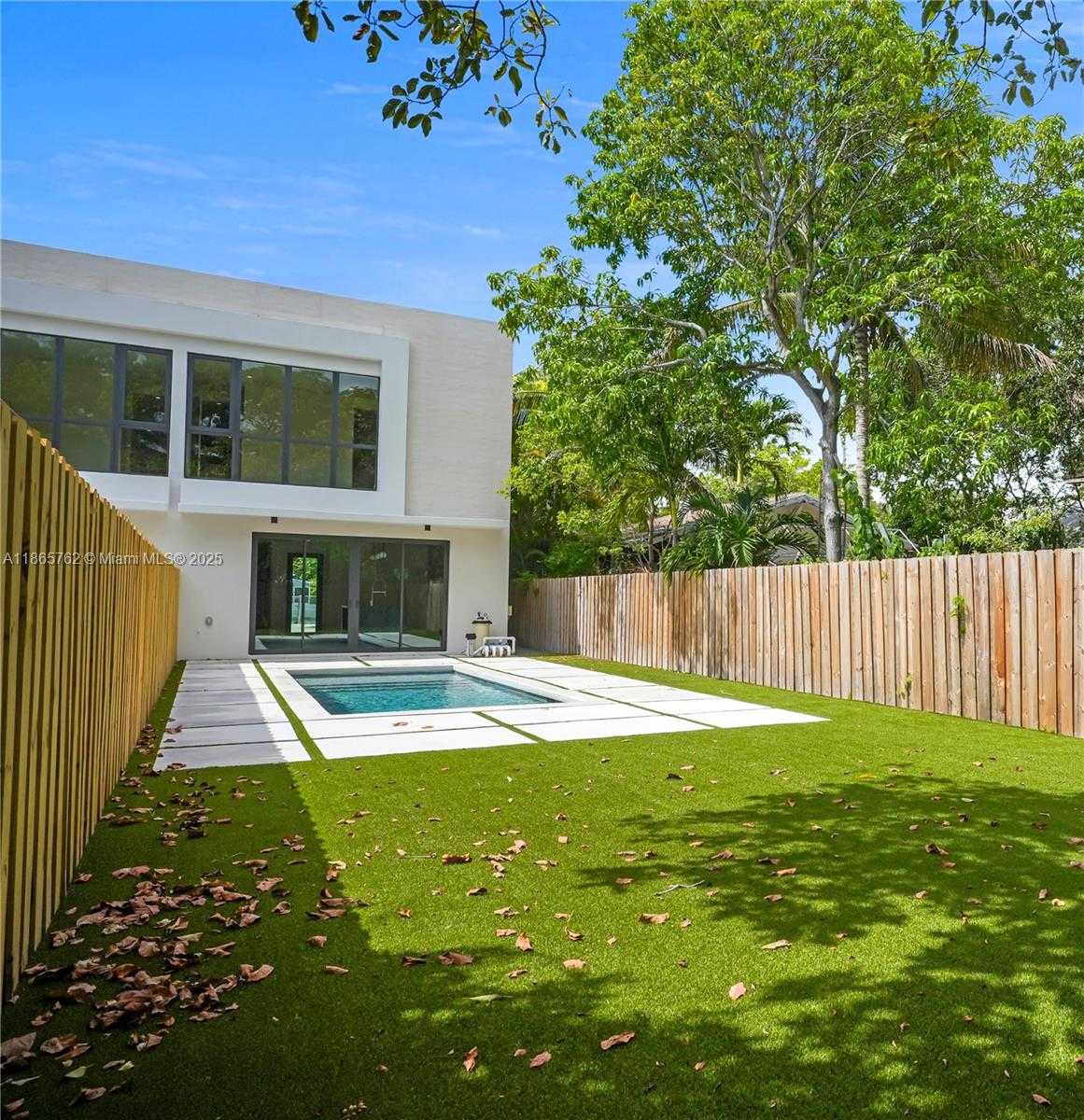 Small Image of 223 NORTH WEST 51ST ST, Miami Number 9