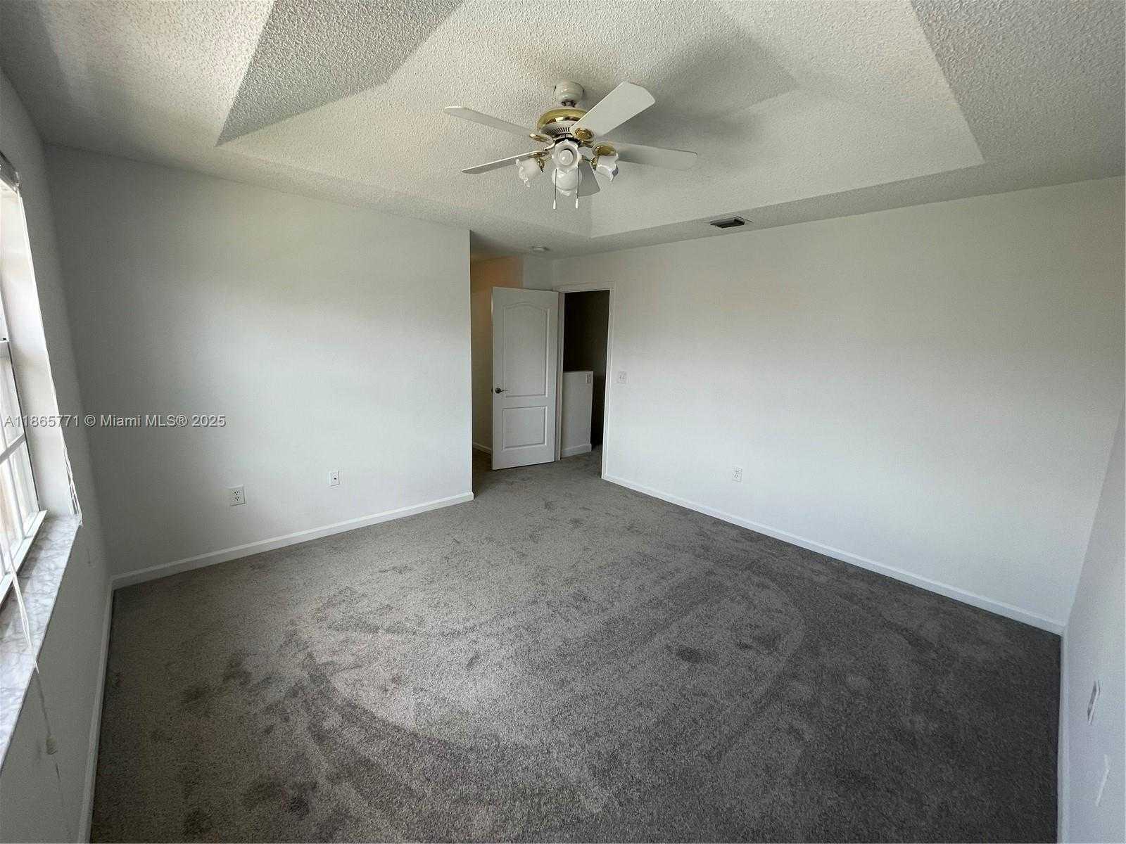 Small Image of 4030 EASTRIDGE CIR, Deerfield Beach Number 17