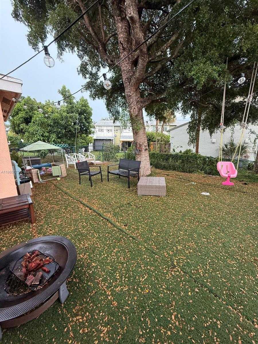 Small Image of 4030 EASTRIDGE CIR, Deerfield Beach Number 21