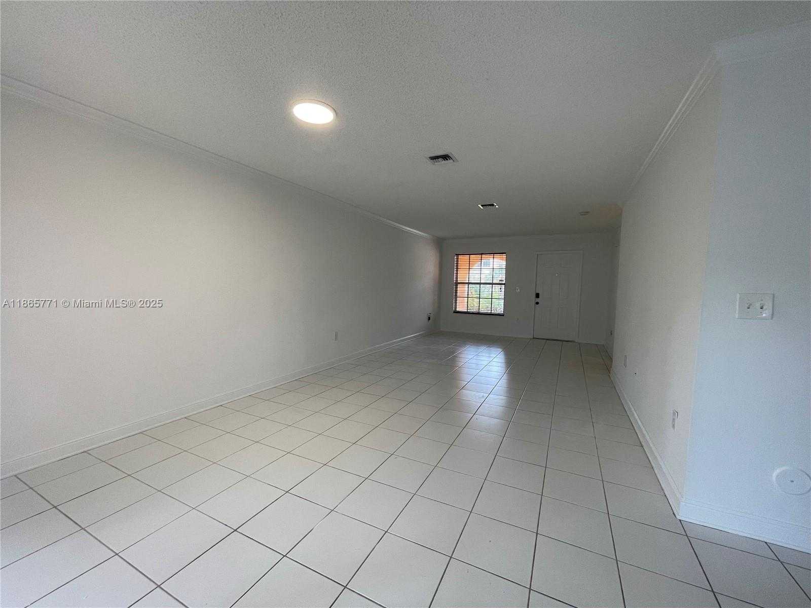 Small Image of 4030 EASTRIDGE CIR, Deerfield Beach Number 3