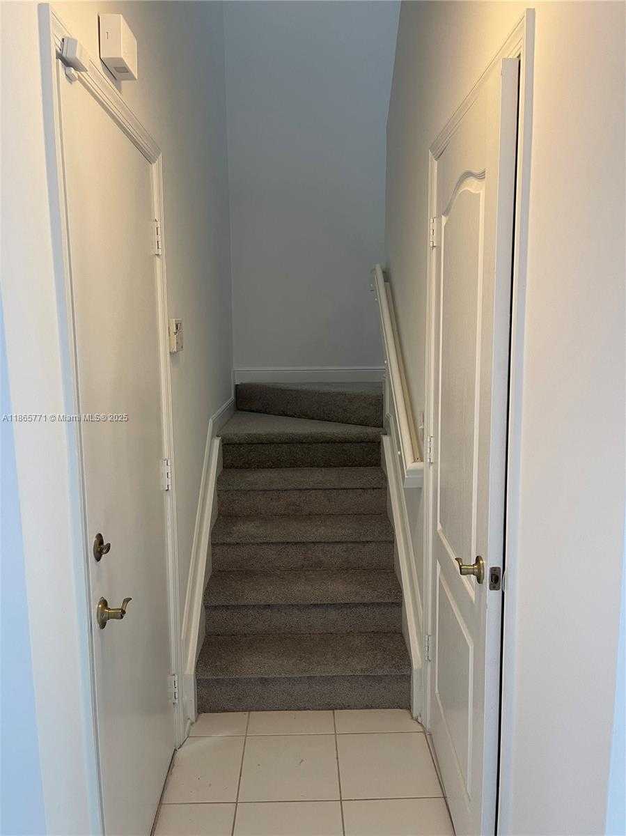 Small Image of 4030 EASTRIDGE CIR, Deerfield Beach Number 9