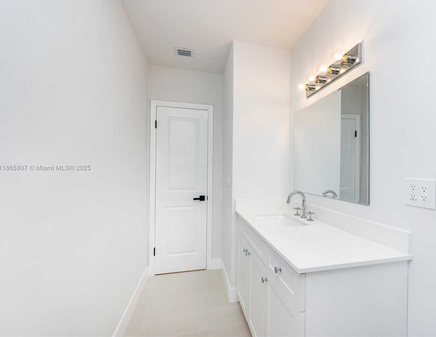 Small Image of Cutler Bay Number 29