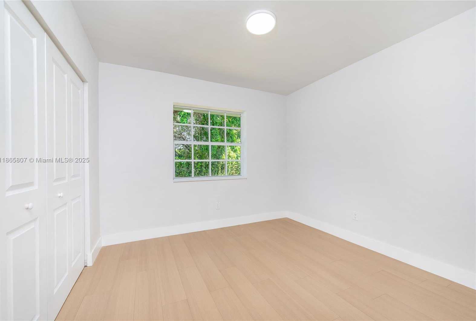 Small Image of Cutler Bay Number 32