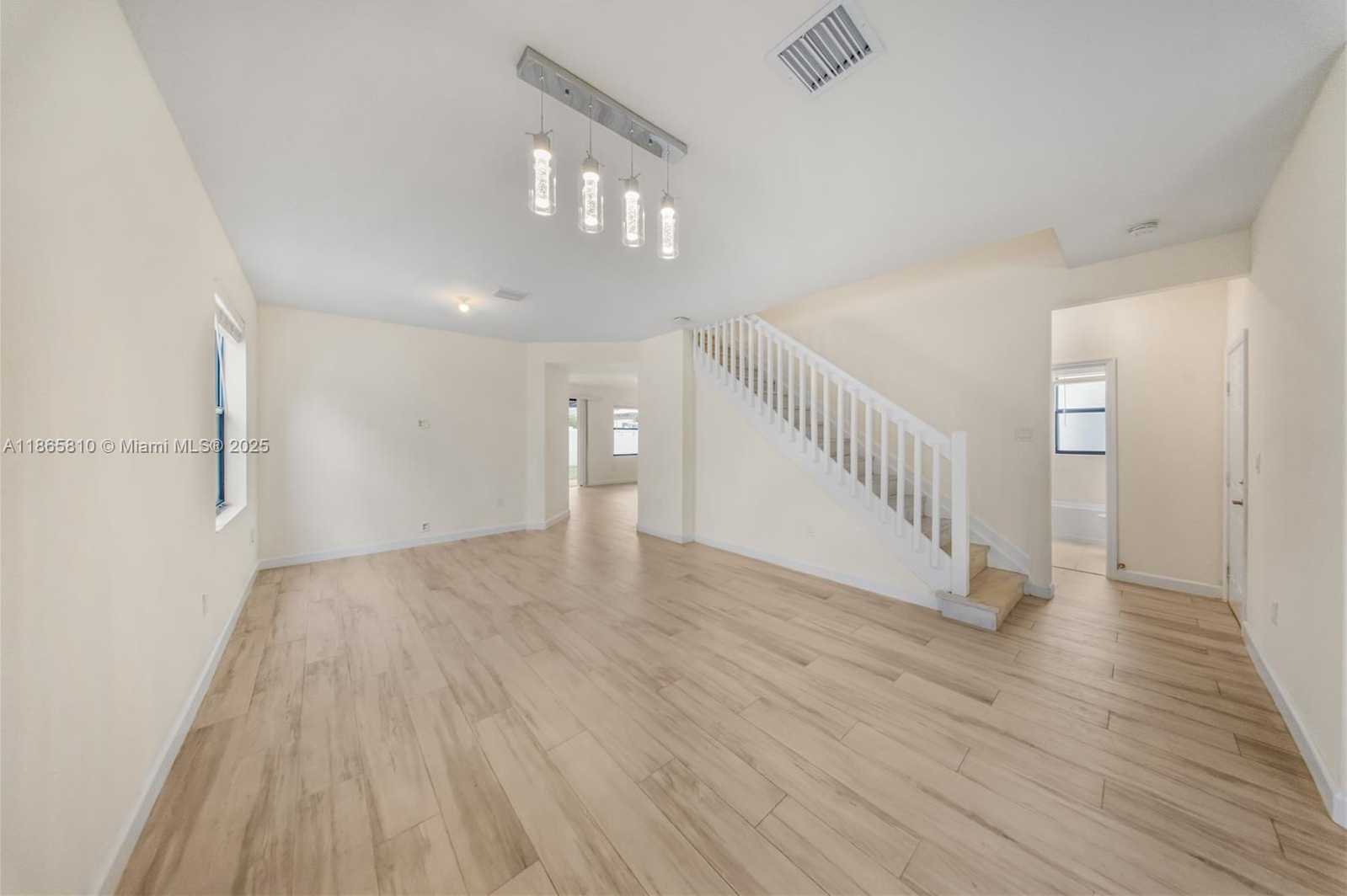 Small Image of 10521 WEST 35TH WAY, Hialeah Number 12