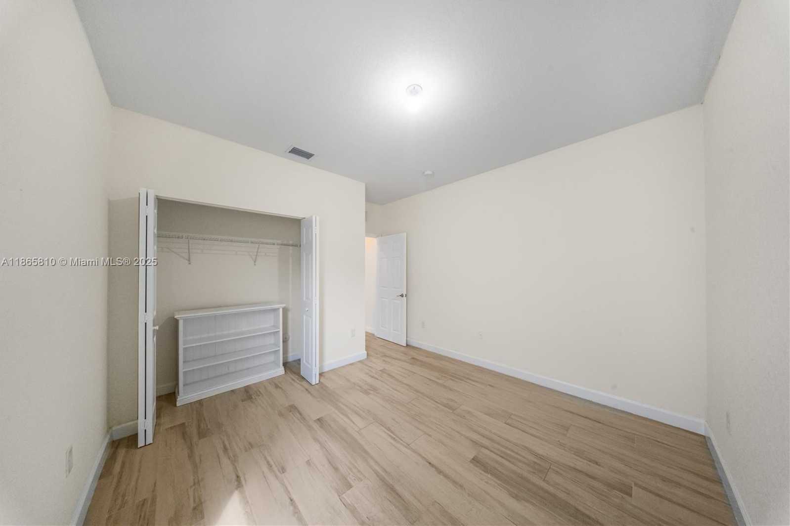 Small Image of 10521 WEST 35TH WAY, Hialeah Number 17