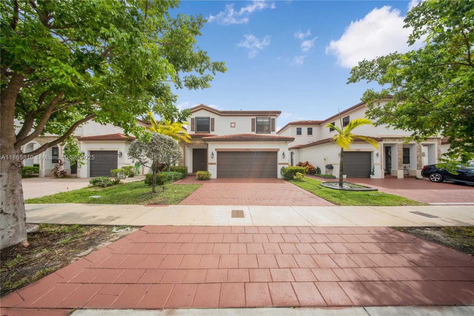 Small Image of 10521 WEST 35TH WAY, Hialeah Number 2