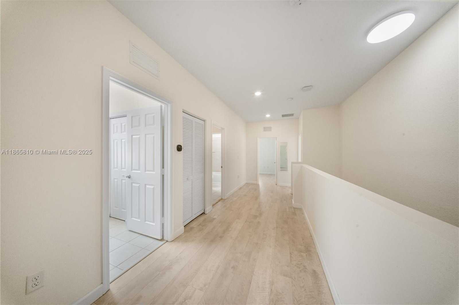 Small Image of 10521 WEST 35TH WAY, Hialeah Number 20