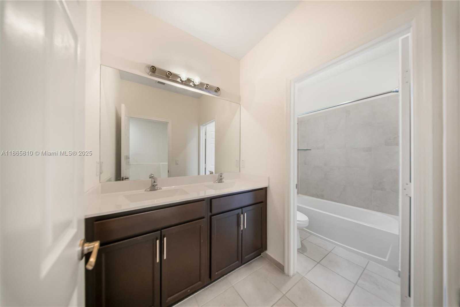 Small Image of 10521 WEST 35TH WAY, Hialeah Number 35