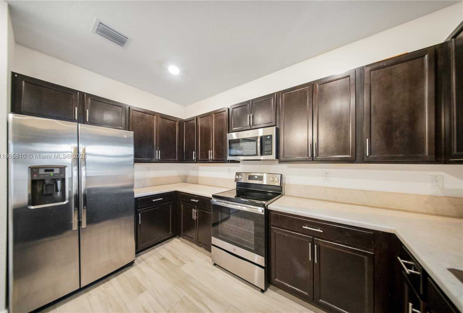 Small Image of 10521 WEST 35TH WAY, Hialeah Number 42