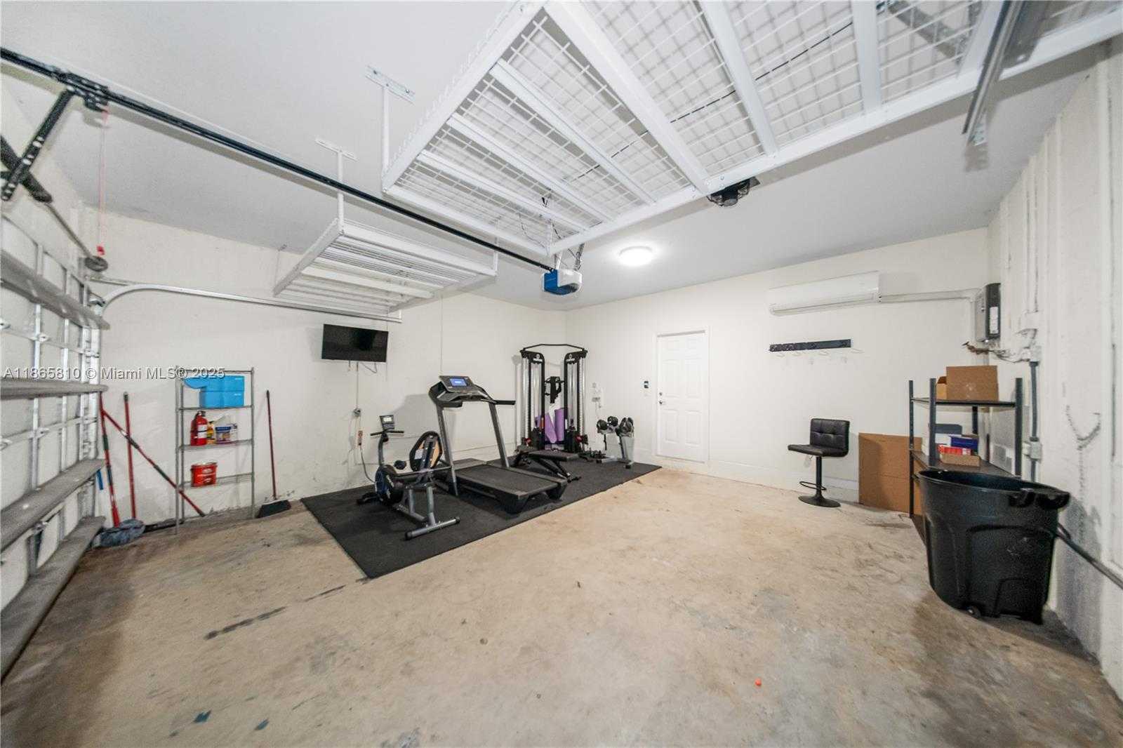 Small Image of 10521 WEST 35TH WAY, Hialeah Number 43