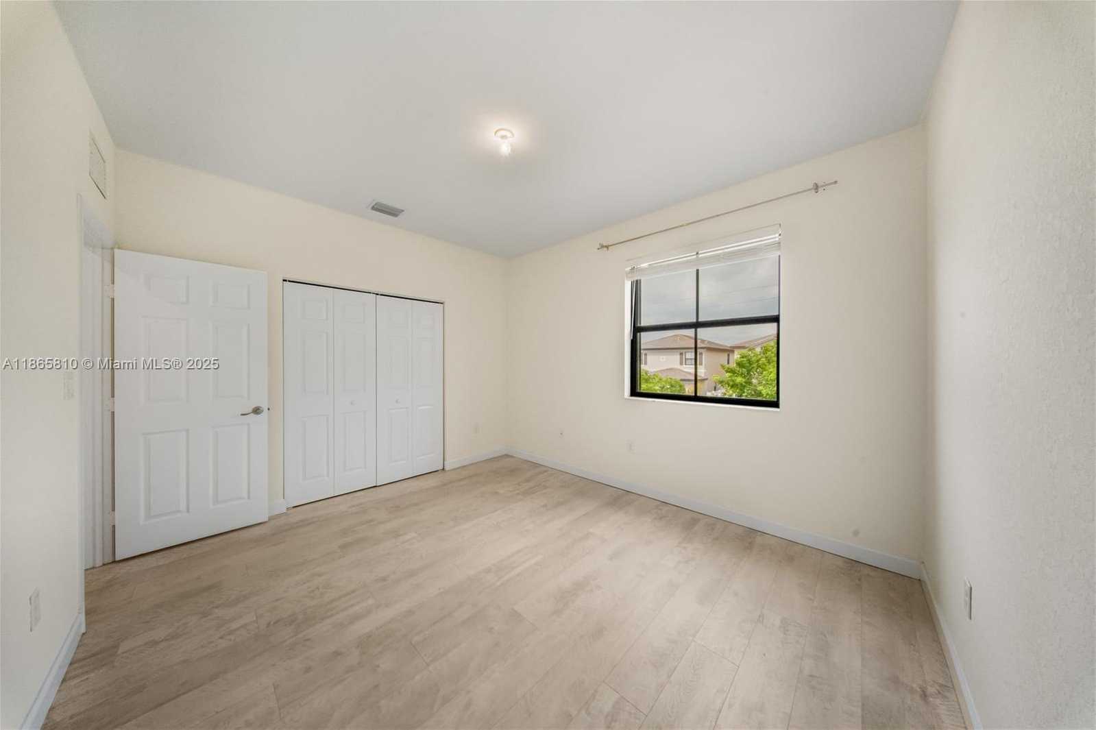 Small Image of 10521 WEST 35TH WAY, Hialeah Number 5