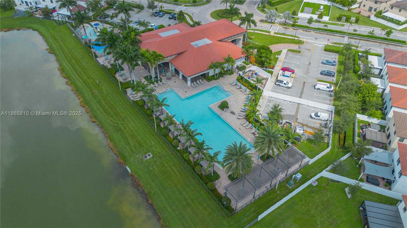 Small Image of 10521 WEST 35TH WAY, Hialeah Number 9