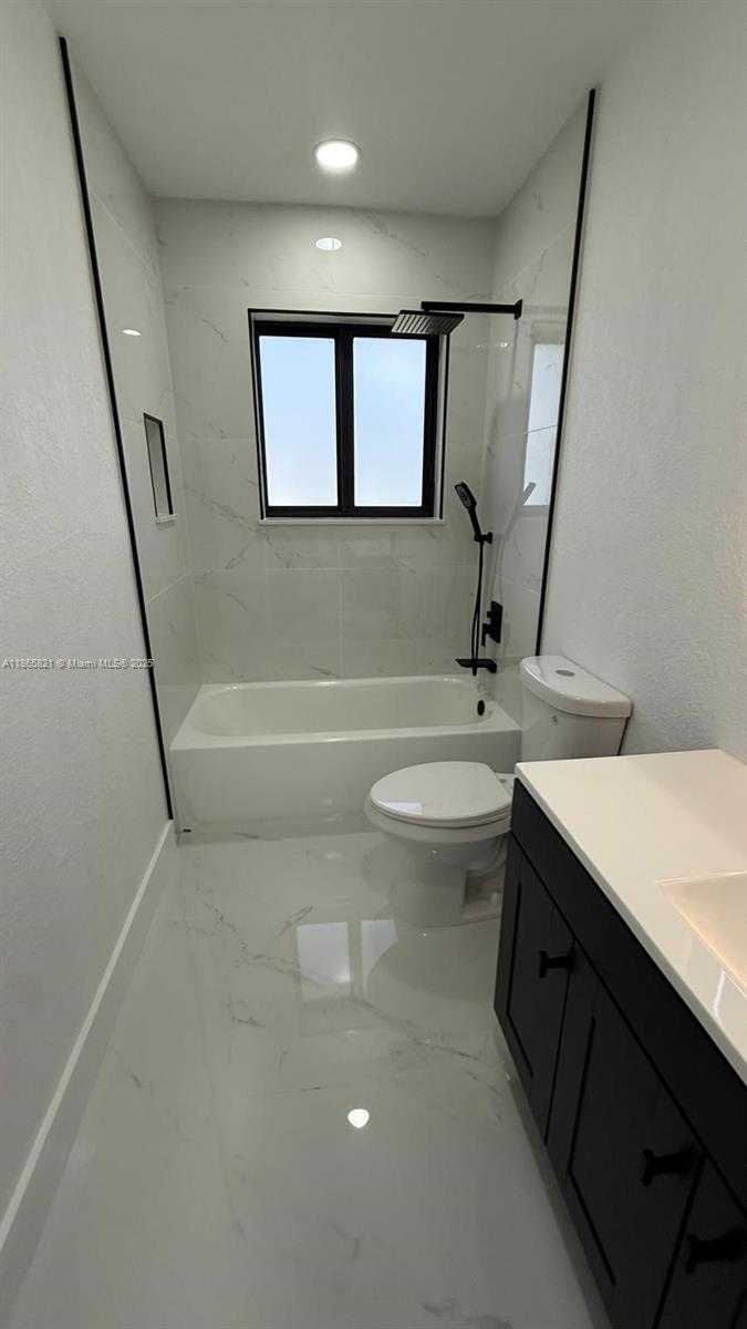 Small Image of 20 NORTH WEST 197TH ST, Miami Gardens Number 30