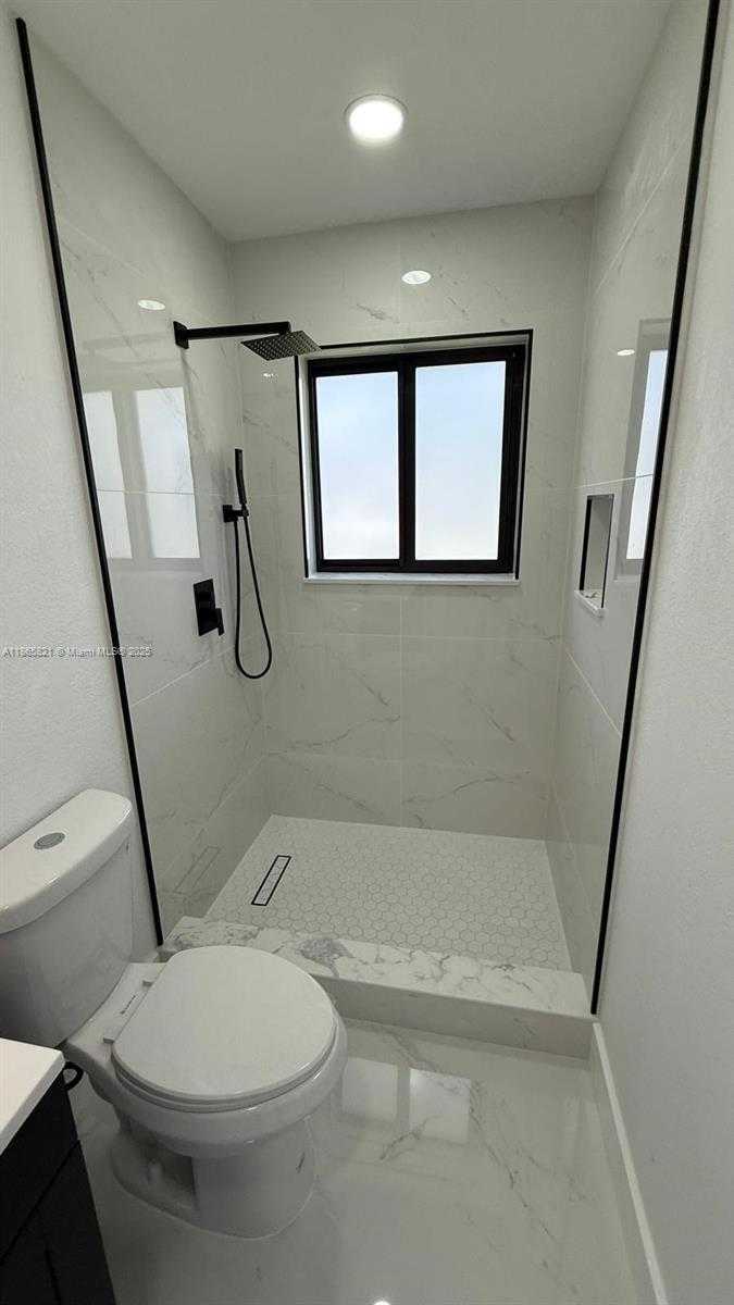 Small Image of 20 NORTH WEST 197TH ST, Miami Gardens Number 35