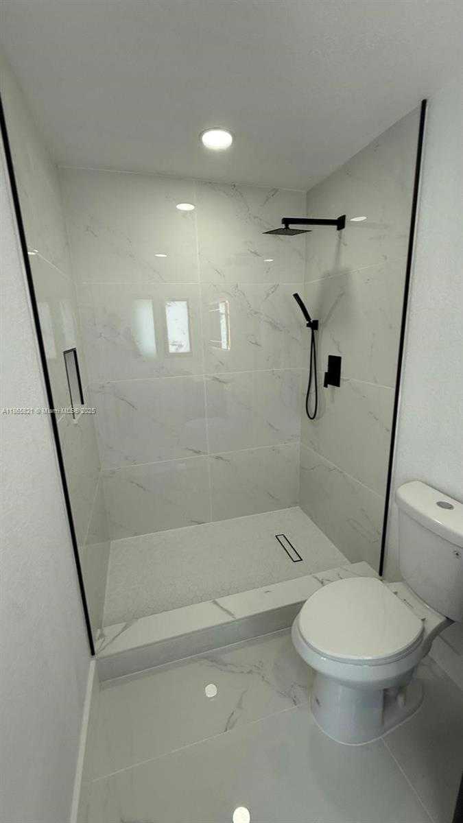 Small Image of 20 NORTH WEST 197TH ST, Miami Gardens Number 39