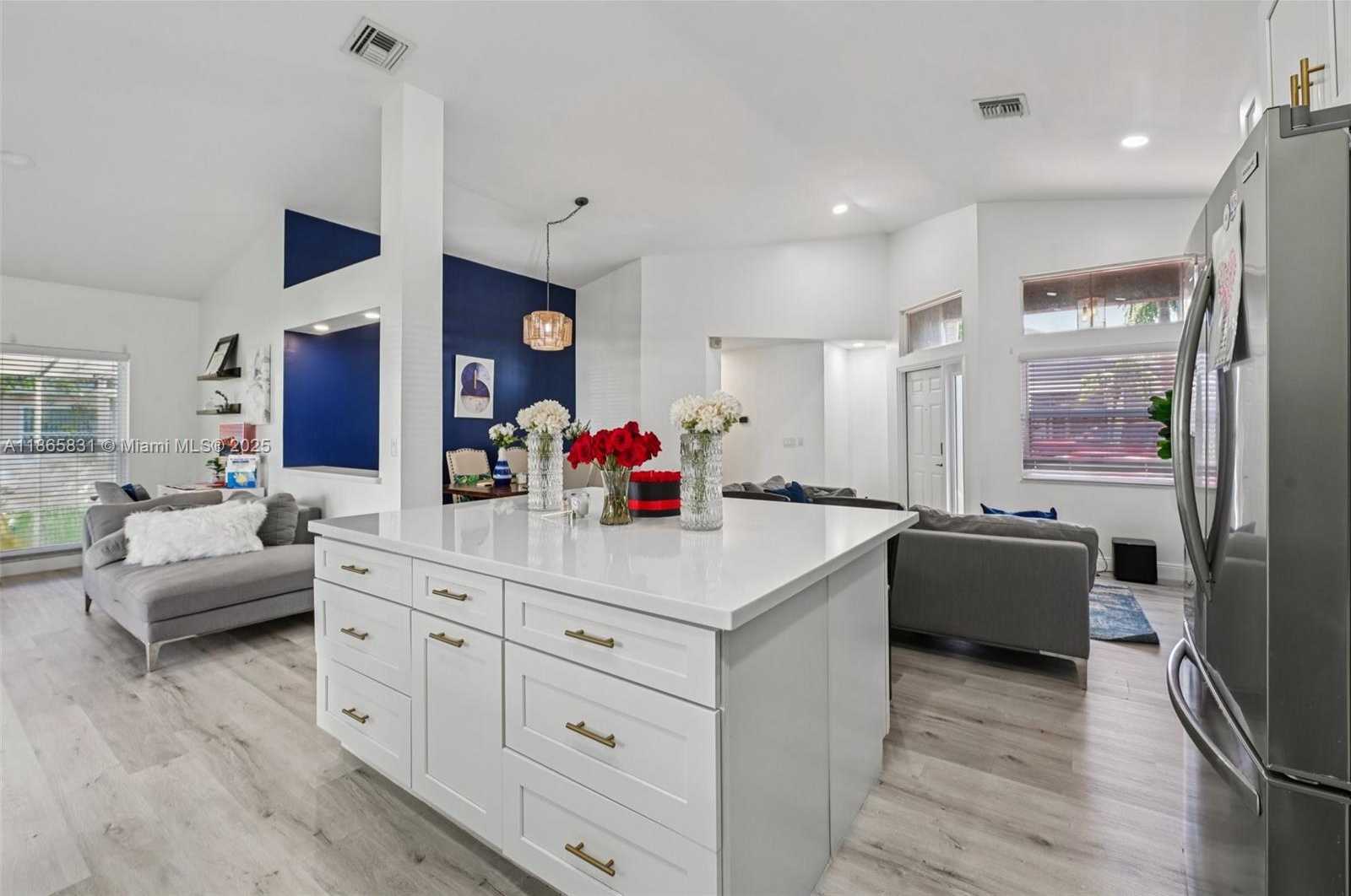 Small Image of 10681 LAGO WELLEBY DR, Sunrise Number 13