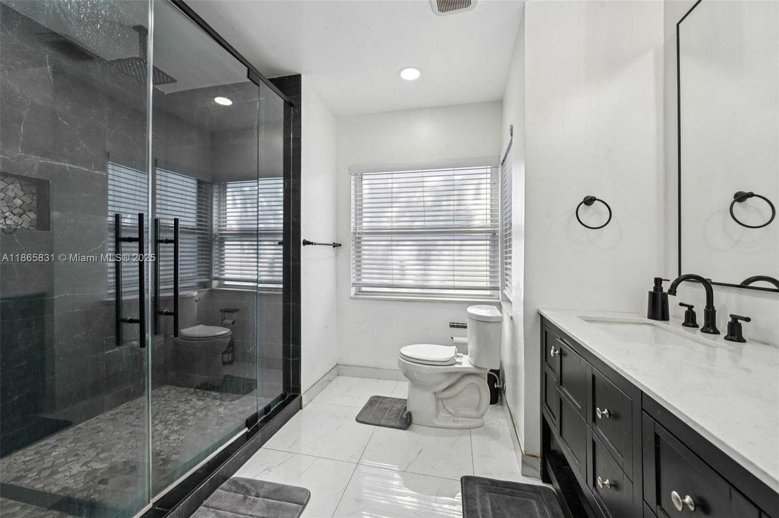 Small Image of 10681 LAGO WELLEBY DR, Sunrise Number 22