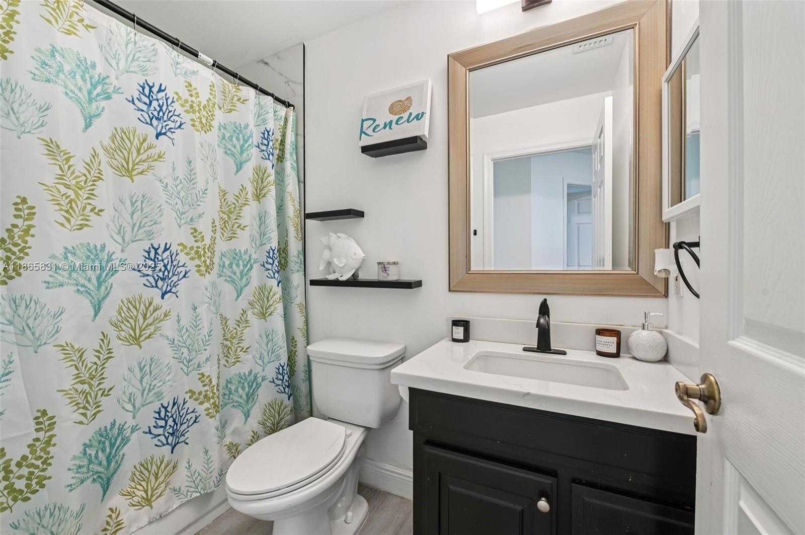 Small Image of 10681 LAGO WELLEBY DR, Sunrise Number 24