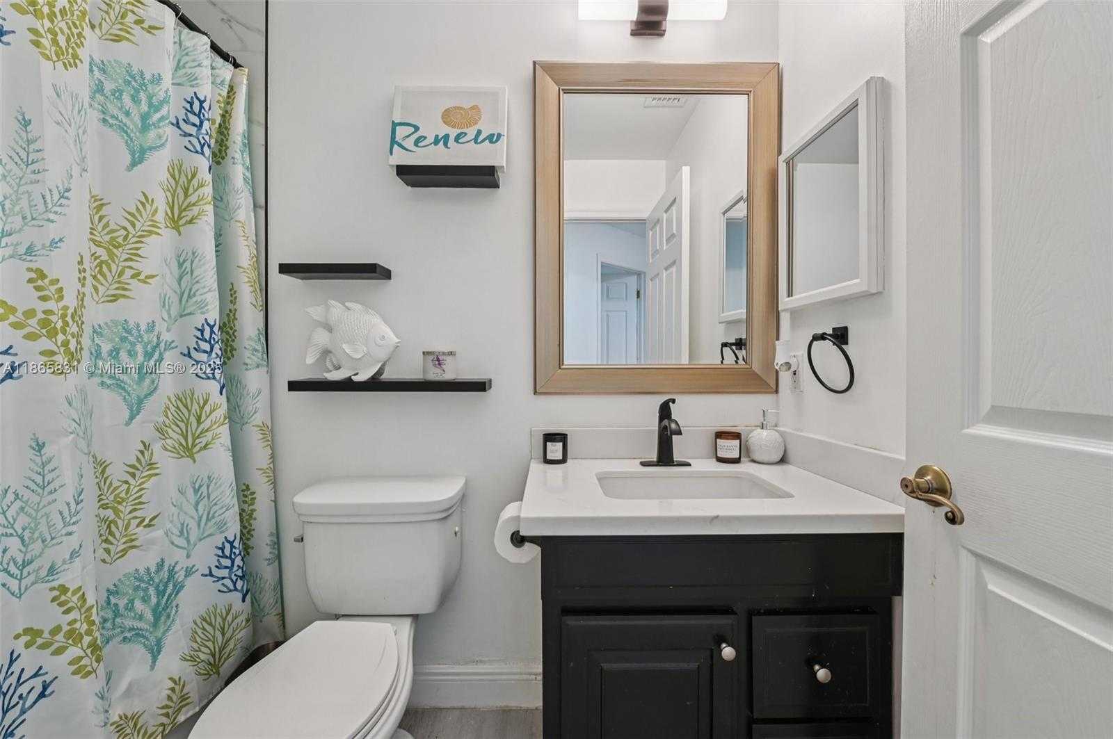 Small Image of 10681 LAGO WELLEBY DR, Sunrise Number 25