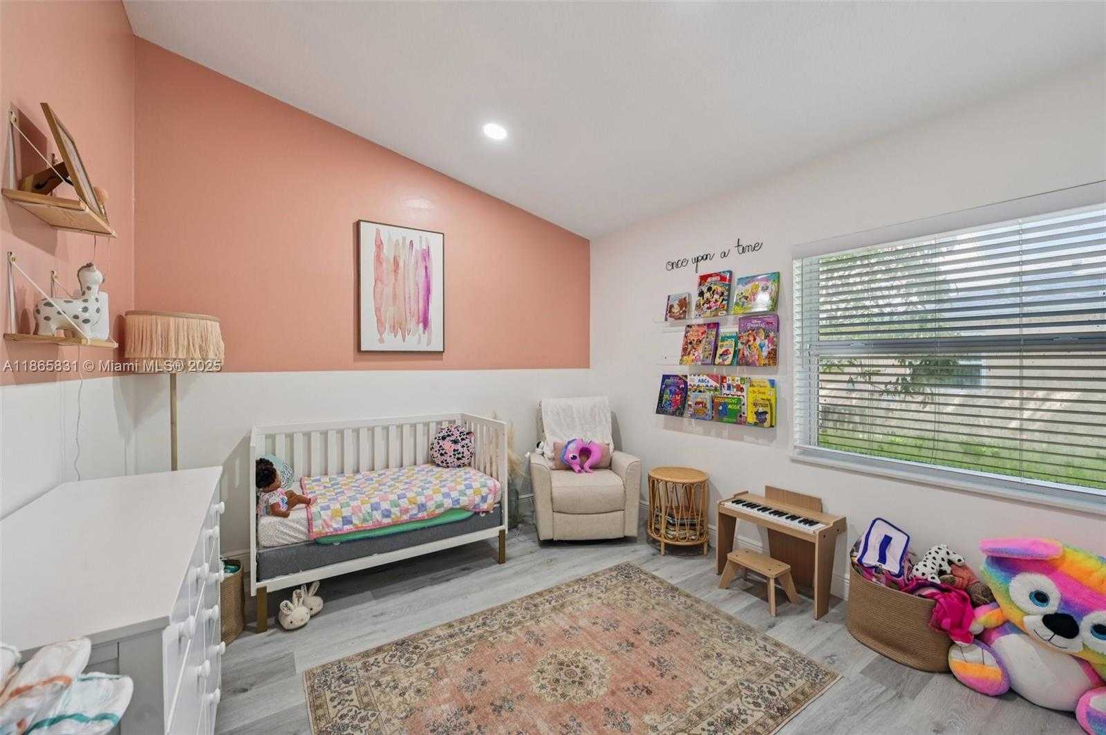 Small Image of 10681 LAGO WELLEBY DR, Sunrise Number 29