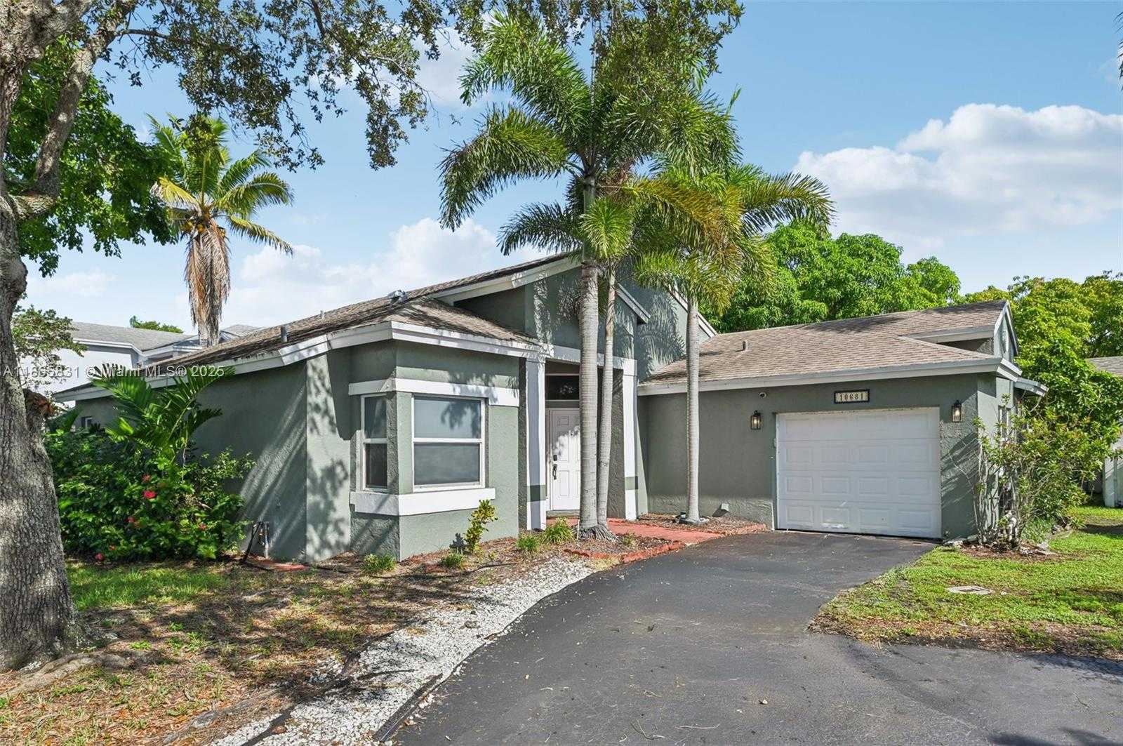 Small Image of 10681 LAGO WELLEBY DR, Sunrise Number 37