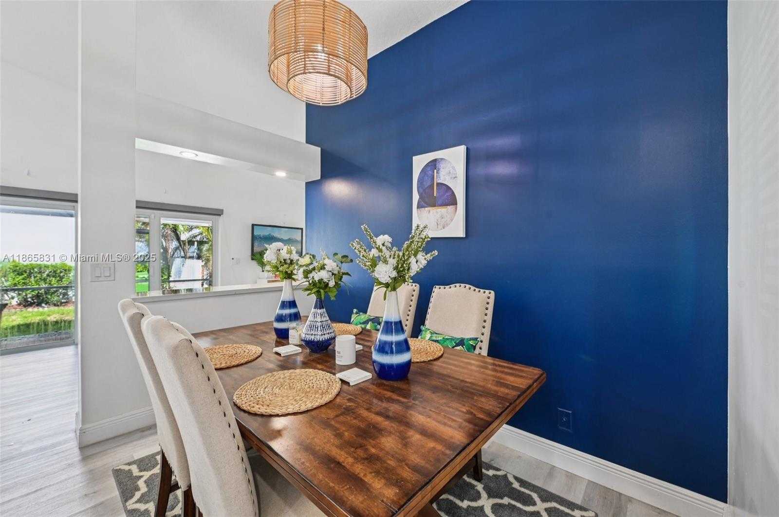 Small Image of 10681 LAGO WELLEBY DR, Sunrise Number 5