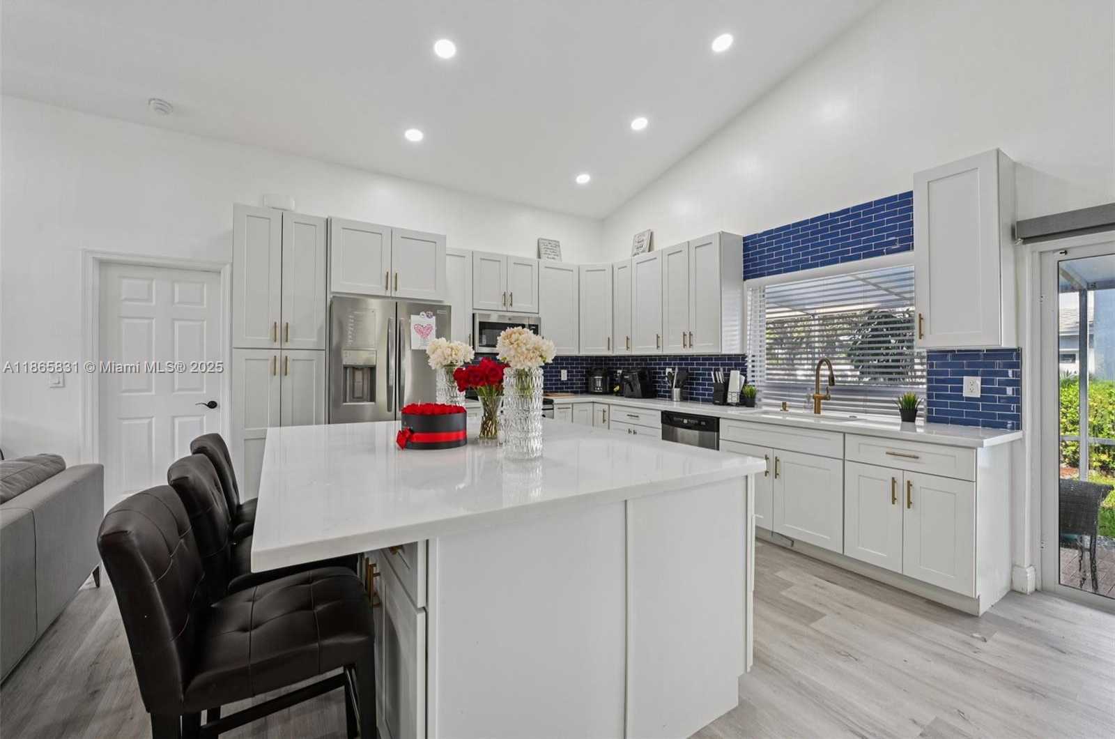 Small Image of 10681 LAGO WELLEBY DR, Sunrise Number 7