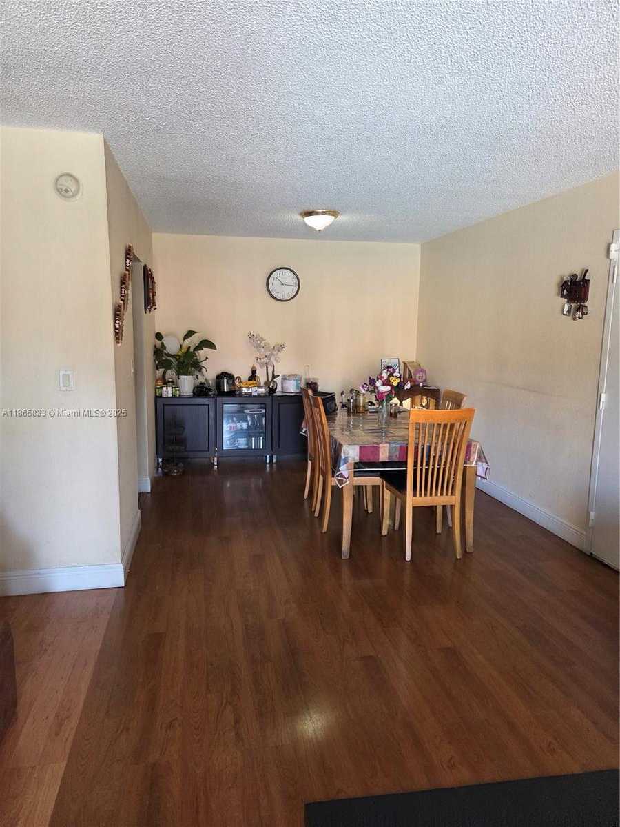Small Image of 5231 GENEVA WAY, Doral Number 3