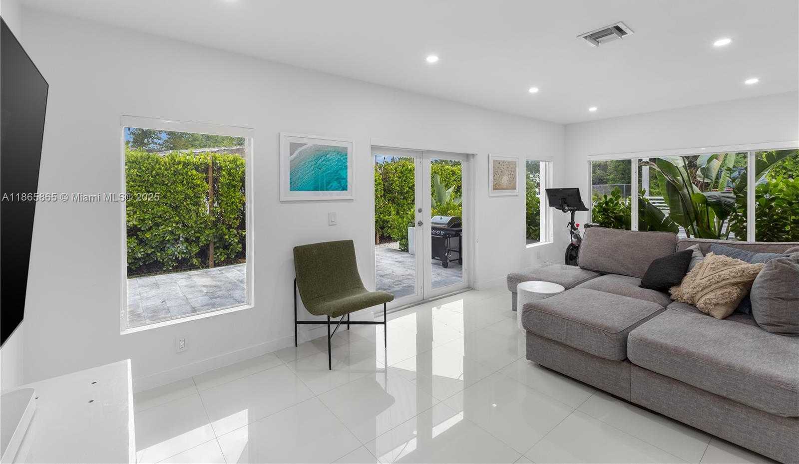 Small Image of 741 NORTH EAST 87TH ST, Miami Number 11