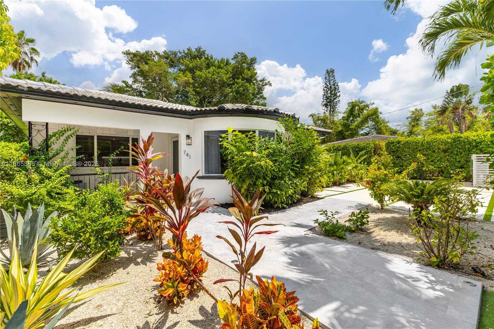 Small Image of 741 NORTH EAST 87TH ST, Miami Number 2