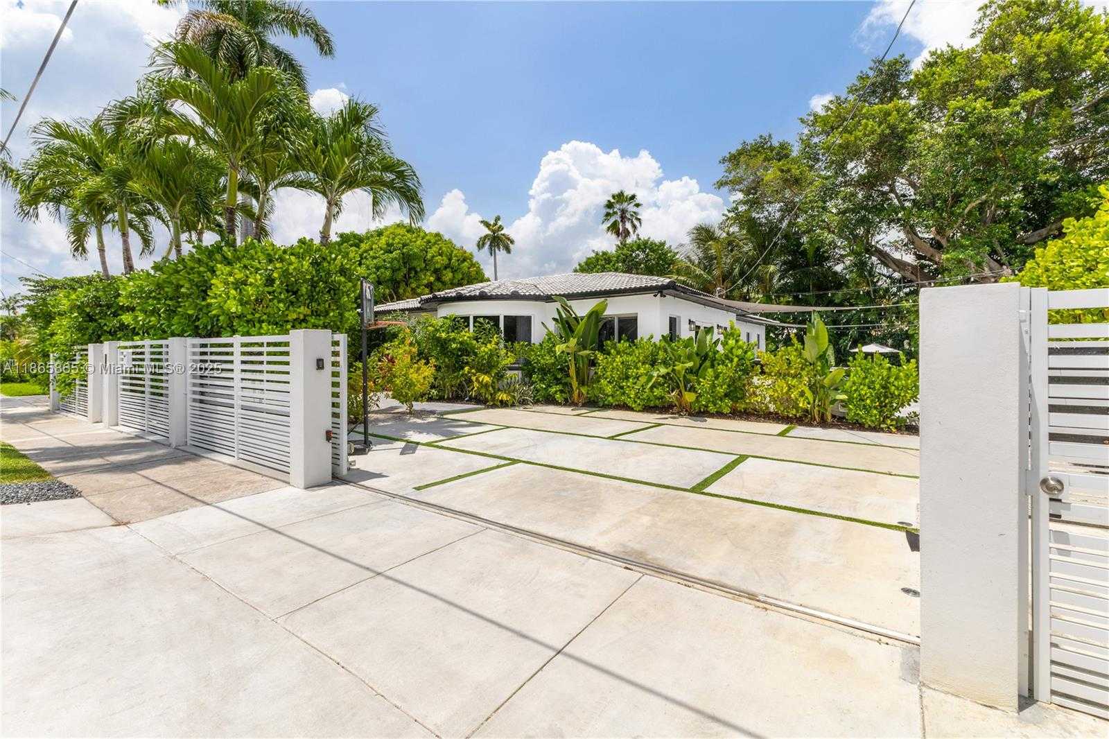 Small Image of 741 NORTH EAST 87TH ST, Miami Number 35